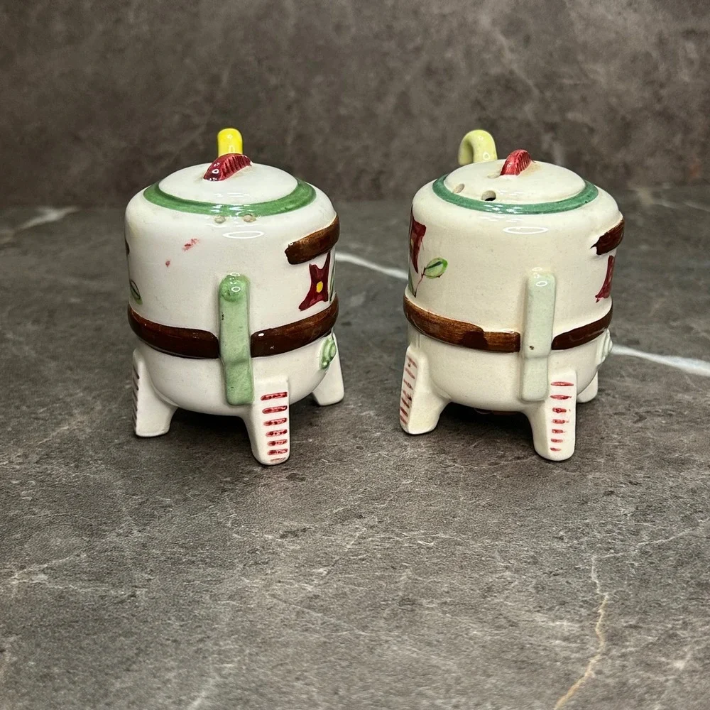 Vintage Washing Machine Salt and Pepper Shakers Hand Painted Ceramic Japan SP89